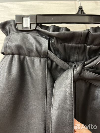 Кожаные шорты zara S (42)