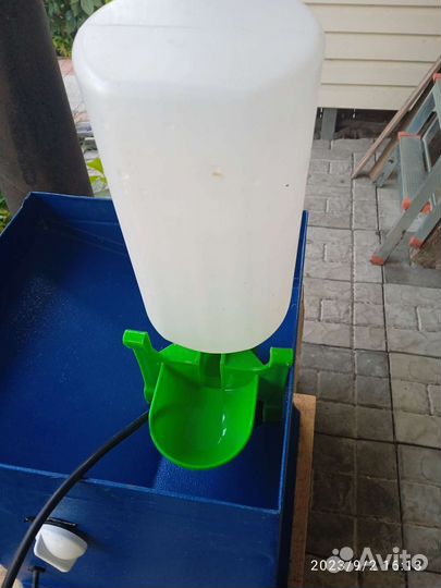 Поилки для кроликов. В наличии 2 шт