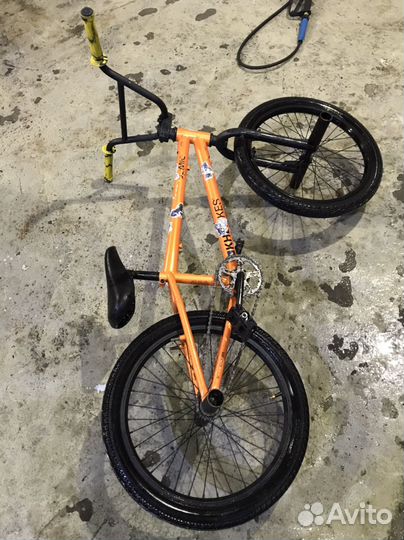 Трюковой велосипед BMX
