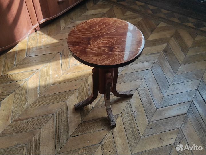 Стульчик для пианино