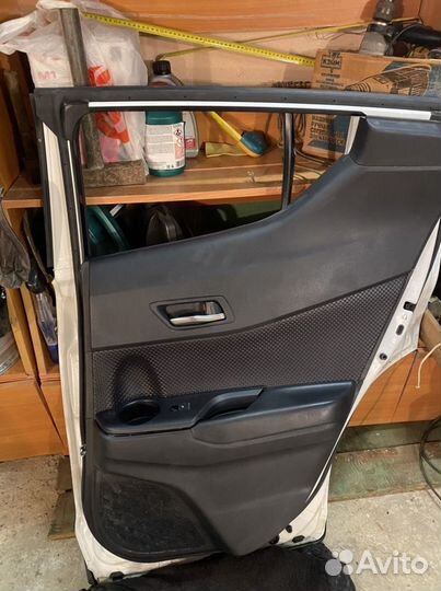 67630F4010C6 Обшивка задней двери Тойота C-HR