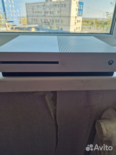 Xbox one s 1tb с играми