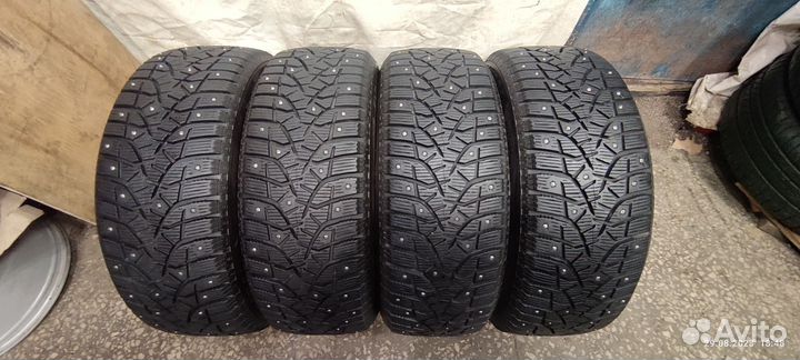 Bridgestone Blizzak Spike-02 205/55 R16 91T