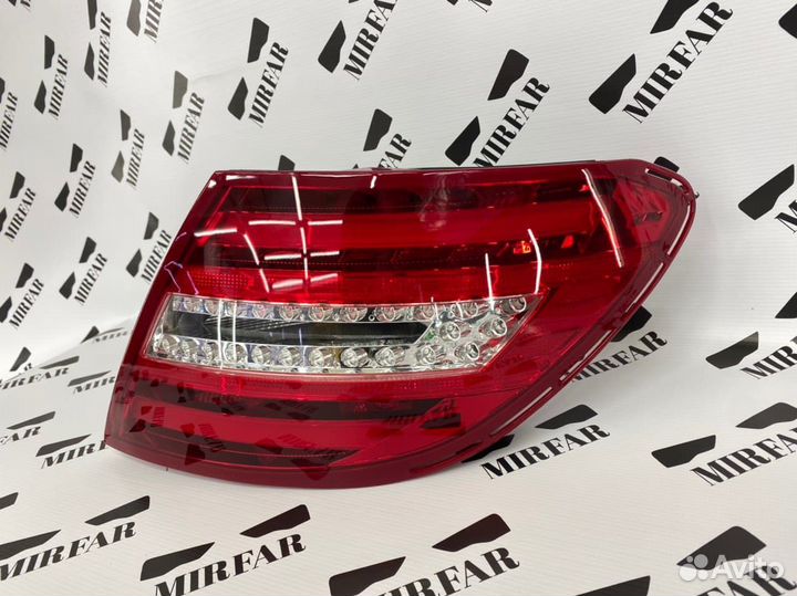 Задний правый фонарь Mercedes Benz C klasse w204