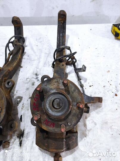 Поворотный кулак, Цапфа Hyundai XG