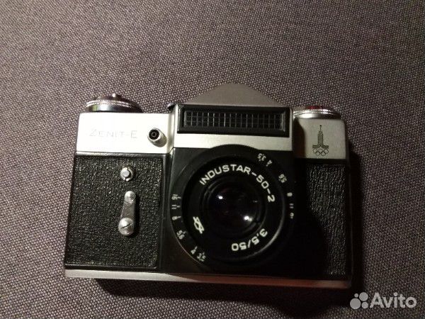 Фотоаппарат зеркальный 