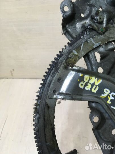 Стеклоподъемник передний левый BMW E36