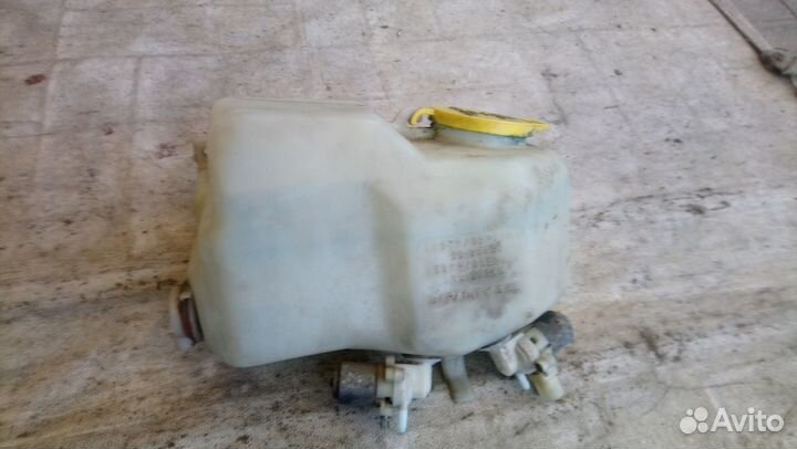 Бачок омывателя на джип гранд чероки ZJ