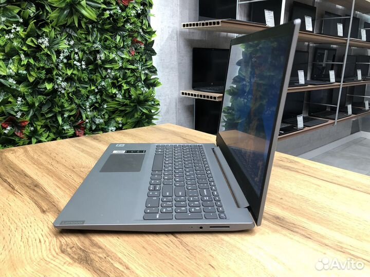 15.6 Lenovo Intel i5-10th/8gb/256SSD/500HDD