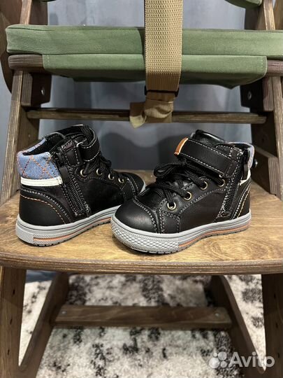 Ботинки демисезонные 22-23 размер