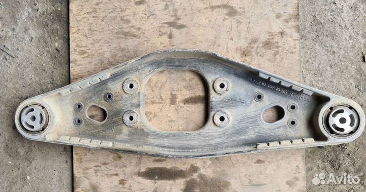 Кронштейн заднего редуктора Mercedes W211