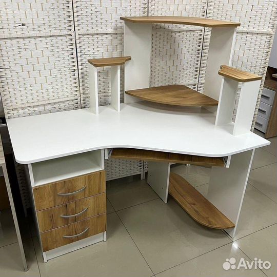 Компьютерный стол «Грета-7»