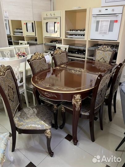 Столы и стулья