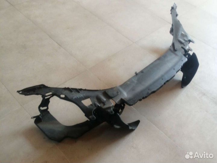 Передний панель на Volvo S 60 2