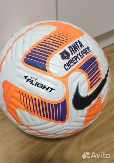 Футбольный мяч nike flight