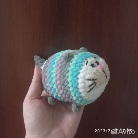 Вязаный кот-батон