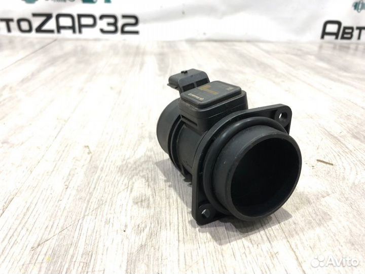 Датчик массового расхода воздуха Renault Kangoo