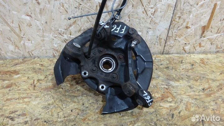 Кулак задний левый BMW X1 E84 бмв Х1 Е84