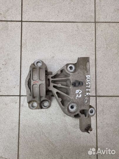 Рено Дастер подушка двигателя