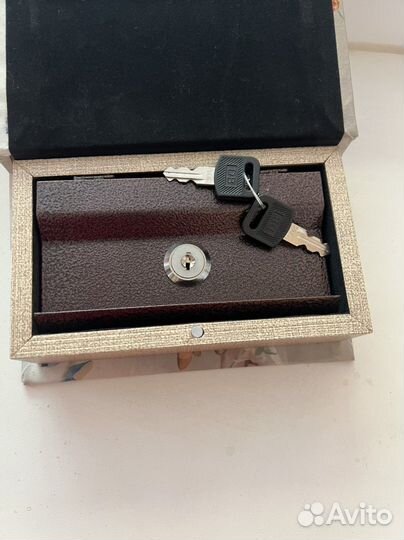 Шкатулка с замком