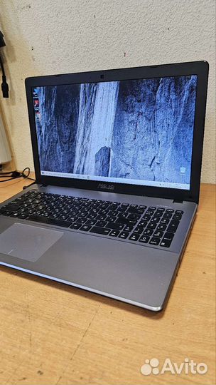 Ноутбук Asus X550C