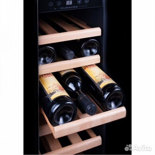 Встраиваемый винный шкаф Dunavox DX-19.58SSK Новый