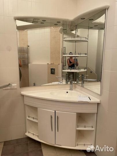 Тумба для ванной с зеркалом