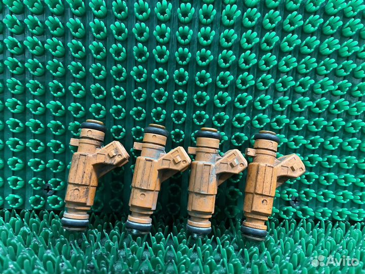 Форсунка топливная Peugeot 307 1.6 NFU