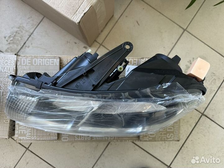 Фары передние Renault Sandero Stepway 2 Новые