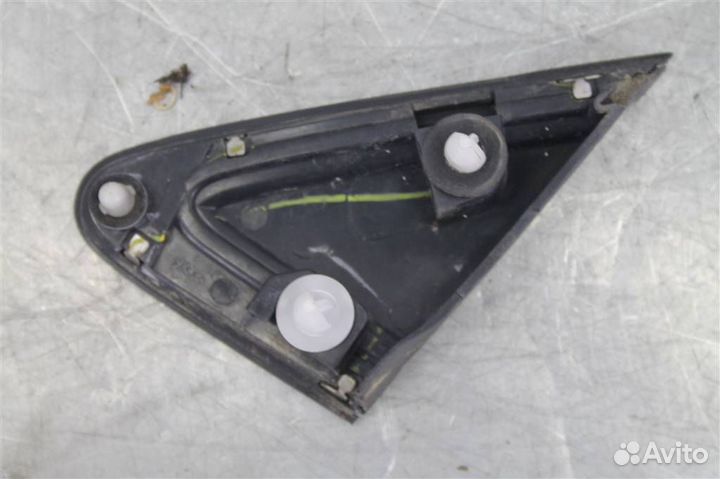 Накладка зеркала правого Nissan Sentra B17