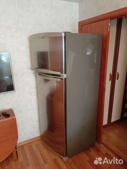 Холодильник Whirpool