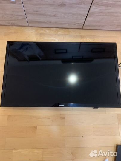 Телевизор Samsung UE32J4500AK