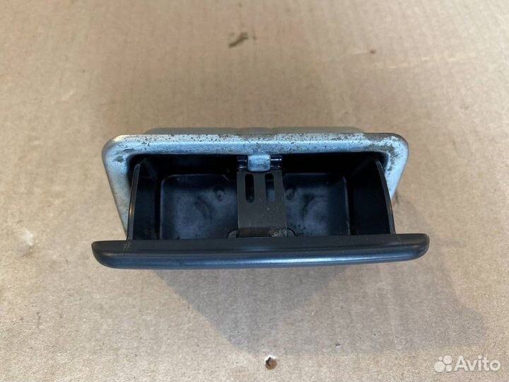 Пепельница задняя (в консоль) Mitsubishi Lancer