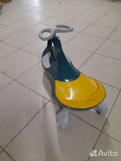 Машинка каталка бибикар. Толкатор
