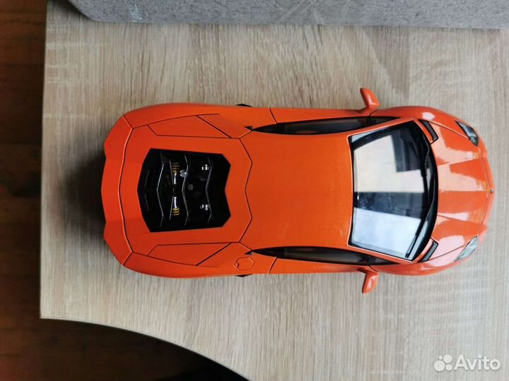 Модель автомобиля Lamborghini Aventador