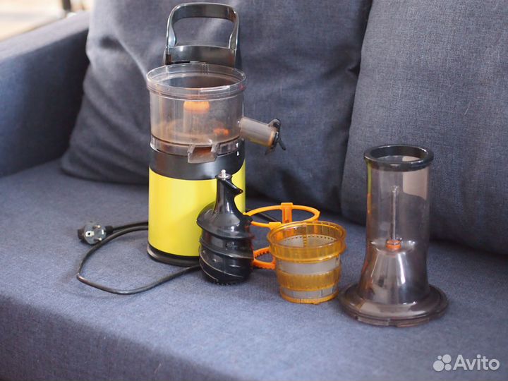 Соковыжималка шнековая Oursson JM6001