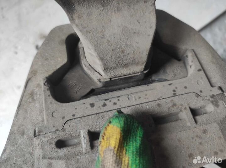 Подушка двигателя Chevrolet Cruze J300 F16D3 2010