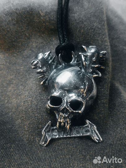 Подвеска посеребренная Metallica