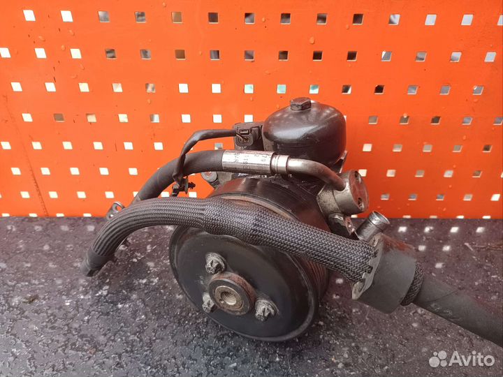 Насос гидроусилителя Mercedes Benz 221