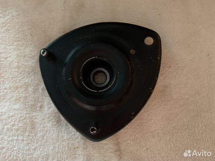 Опора переднего амортизатора Toyota