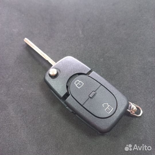 Выкидной ключ ауди 2кнопки батарейка 2032