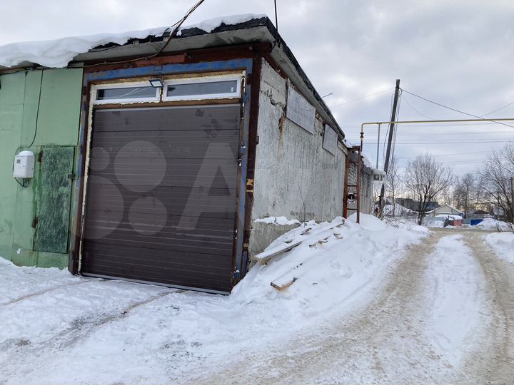 Гараж, > 30 м²