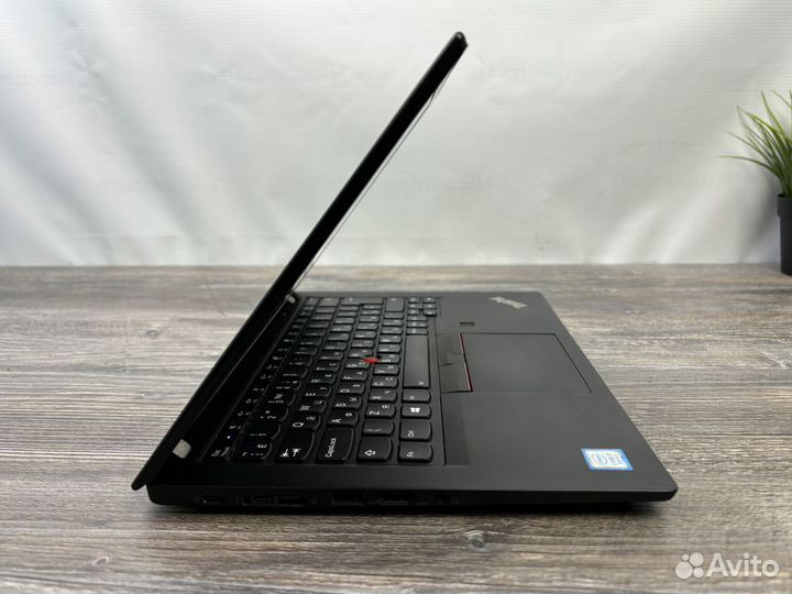 Lenovo ThinkPad X390 сенсорный