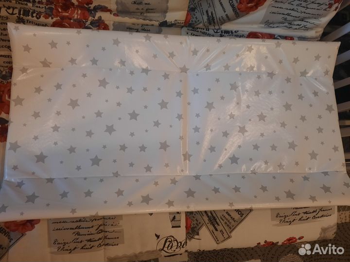 Пеленальная доска на кроватку