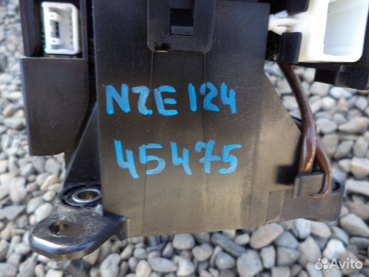 Селектор АКПП Toyota Corolla NZE124 1NZ-FE 2004/1