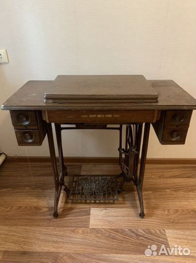 Швейная машинка зингер ножная