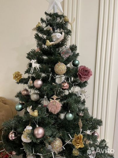 Елка искусственная с игрушками и дед морозом