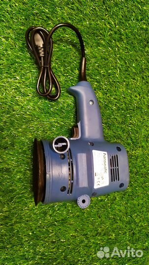 Эксцентриковая шлифмашинка в рабочем состоянии