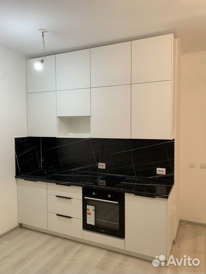 Кухня в студию до потолка ксп:40758