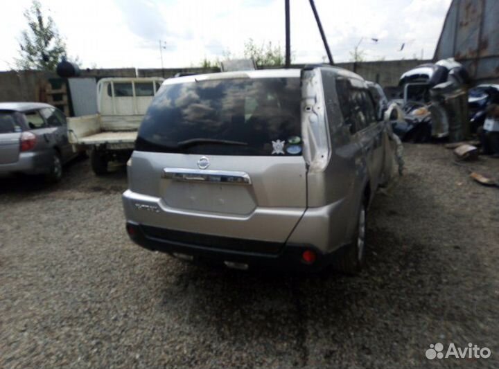 Уплотнитель двери Nissan X-Trail NT31 MR20DE